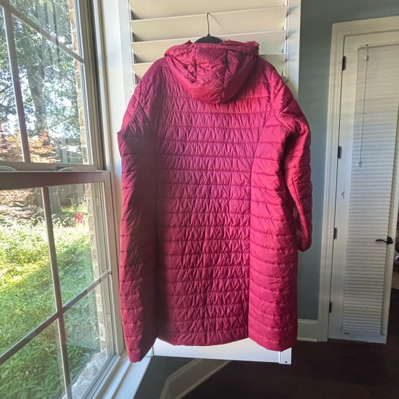 Torrid Long Quilted Red Coat ultra lightweight - Picture 3 of 4